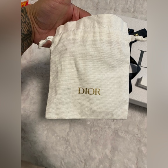 SALE❗️New Authentic Dior Box, Ribbon , Card & Perfume with Pouch❗️ - Picture 5 of 15